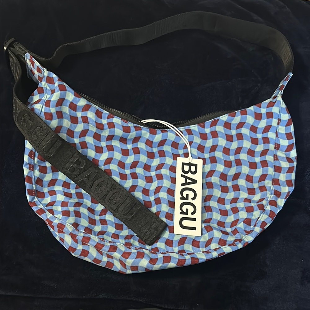 BAGGU Wavy Gingham Blue Medium Nylon Crescent Bag